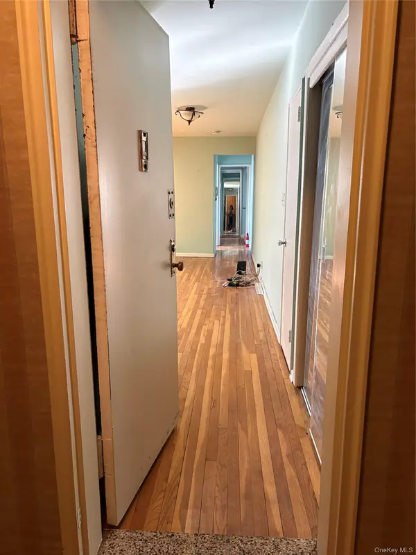 22424 Union TPKE #4A, Oakland Gardens, NY 11364