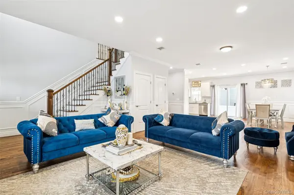2162 Seamans Neck RD, Seaford, NY 11783