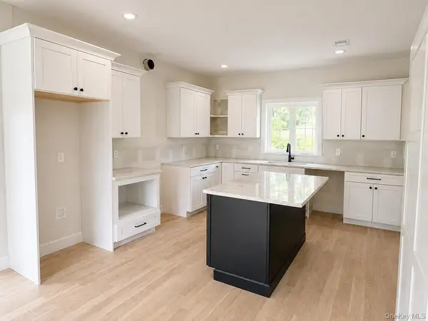 18 (LOT #2) Sunset LN, New Hampton, NY 10958