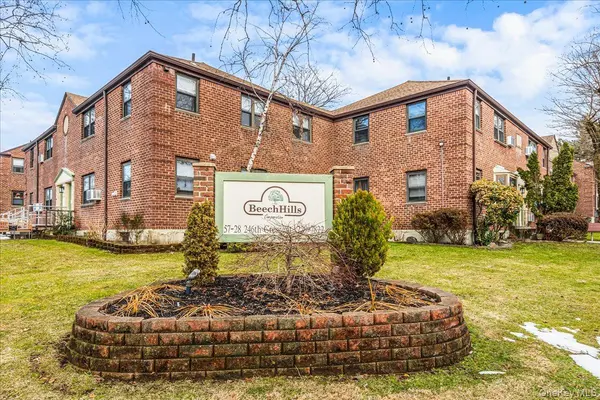 58-33 246th CRES #C-14 Upper, Douglaston, NY 11362