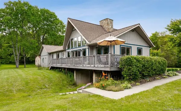 129 Clinton Corners RD, Salt Point, NY 12578