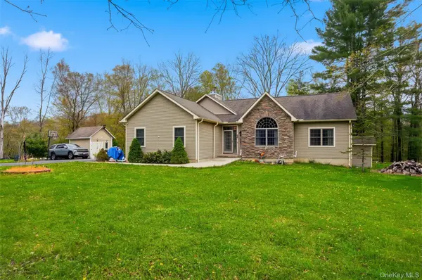 576 Burlingham RD, Bloomingburg, NY 12721