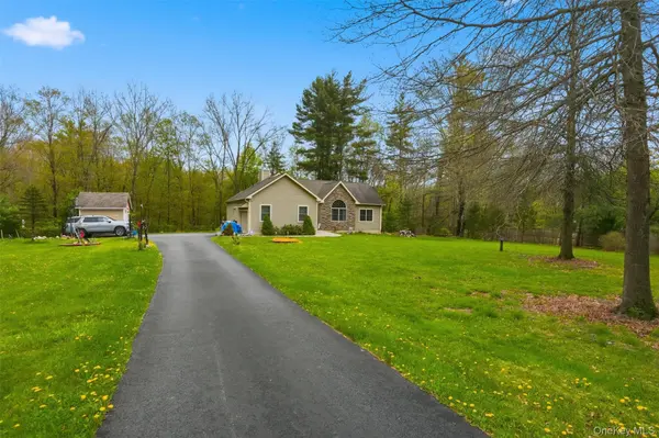 576 Burlingham RD, Bloomingburg, NY 12721