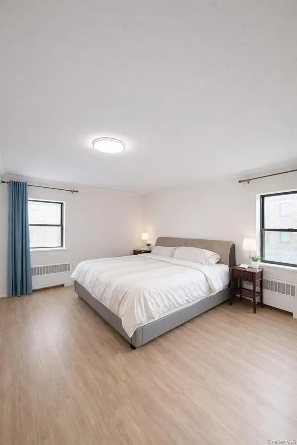 21306 75 AVE #4P, Bayside, NY 11364