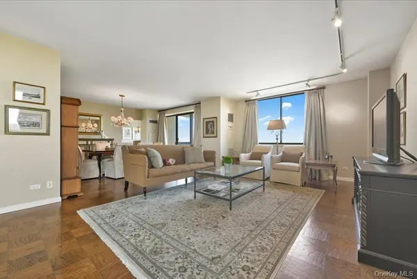 26910 Grand Central Pkwy #31N, Floral Park, NY 11005
