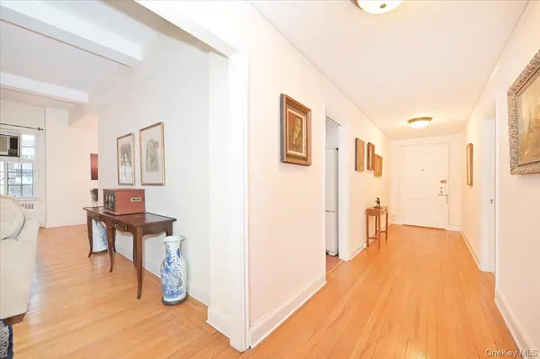 160 MIDDLE NECK RD #2-G, Great Neck, NY 11021
