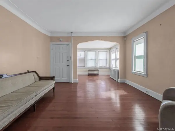 102-34 Van Wyck EXPY, Richmond Hill S., NY 11419
