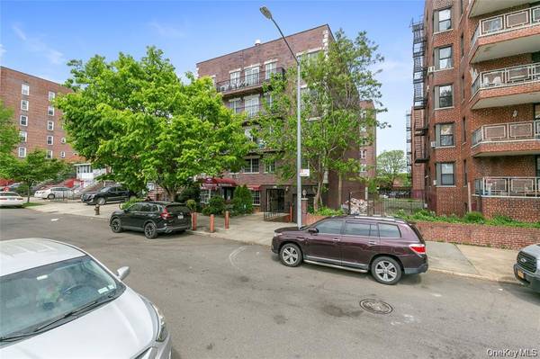 108-27 63rd AVE #3B, Forest Hills, NY 11375