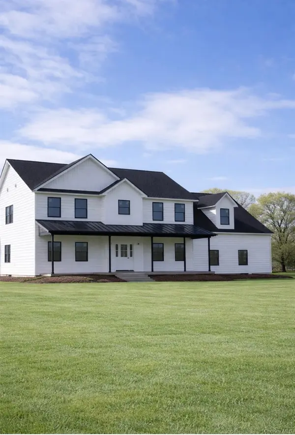 10 Wells Sweep LN, Chester, NY 10918