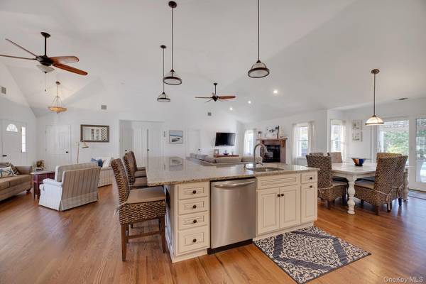 3045 Rocky Point RD, East Marion, NY 11939