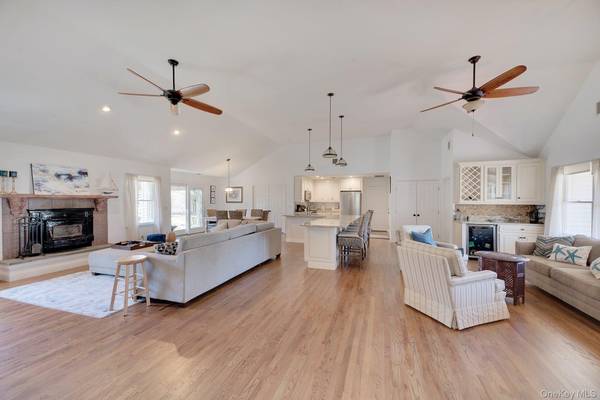 3045 Rocky Point RD, East Marion, NY 11939