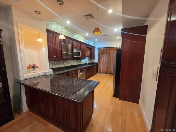 35-62 168th ST, Flushing, NY 11358