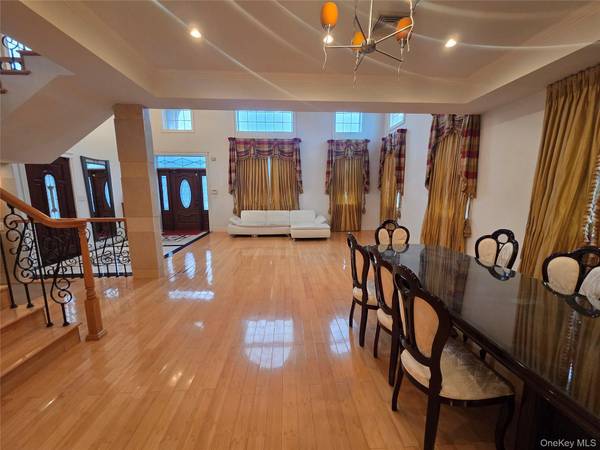 35-62 168th ST, Flushing, NY 11358