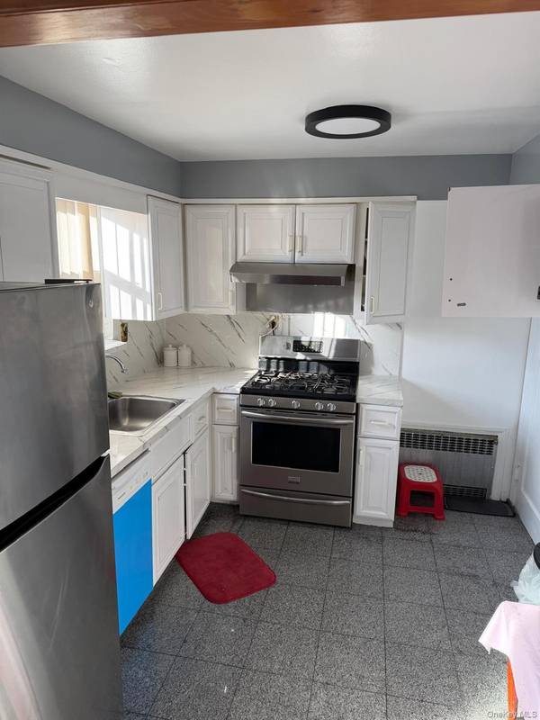 Address not disclosed, Valley Stream, NY 11580