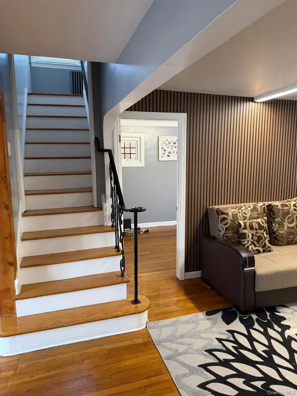 Address not disclosed, Valley Stream, NY 11580