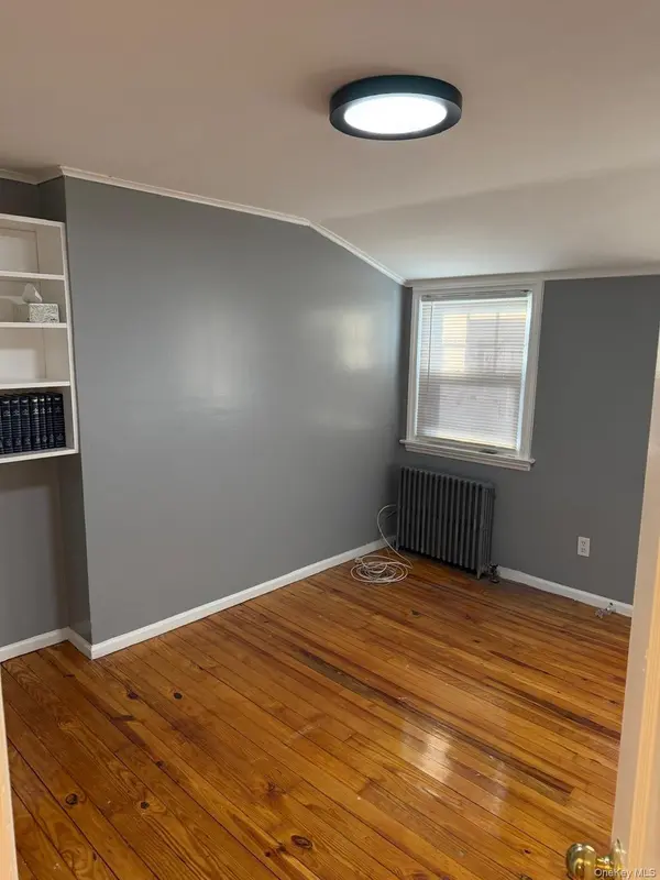 Address not disclosed, Valley Stream, NY 11580