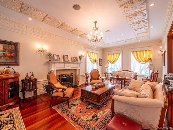Address not disclosed, Jamaica, NY 11432