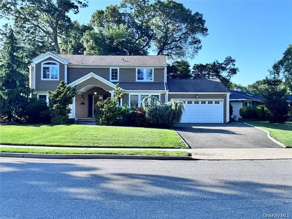 35 Moss LN, Jericho, NY 11753