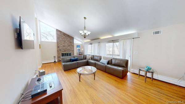 58 Babcock LN, Tappan, NY 10983