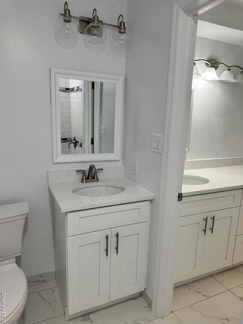 5 Pointe CIR #5, Coram, NY 11727