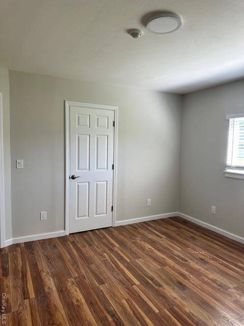 5 Pointe CIR #5, Coram, NY 11727