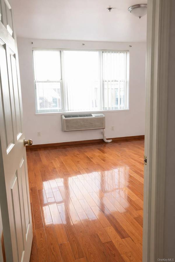 37-40 103th ST, Corona, NY 11368