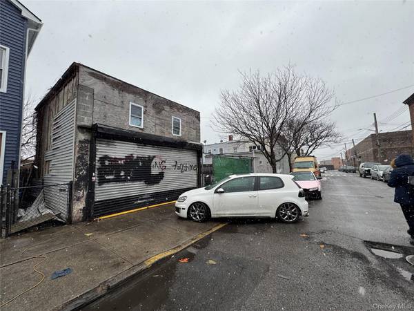 5755 58th ST, Maspeth, NY 11378