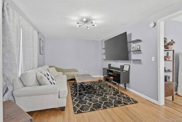 10 Maple AVE, Loch Sheldrake, NY 12779