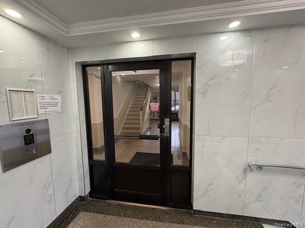 2220 Burnett ST #1G, Brooklyn, NY 11229