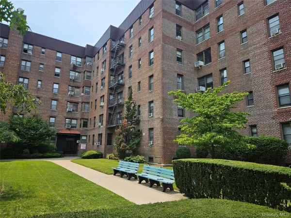 2220 Burnett ST #1G, Brooklyn, NY 11229