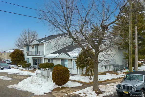 15 Davidson CT, Staten Island, NY 10303