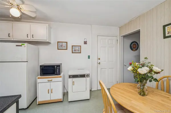 2537 Jerusalem AVE #2J, North Bellmore, NY 11710