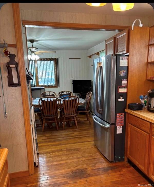 33 Lakewood AVE, Ronkonkoma, NY 11779