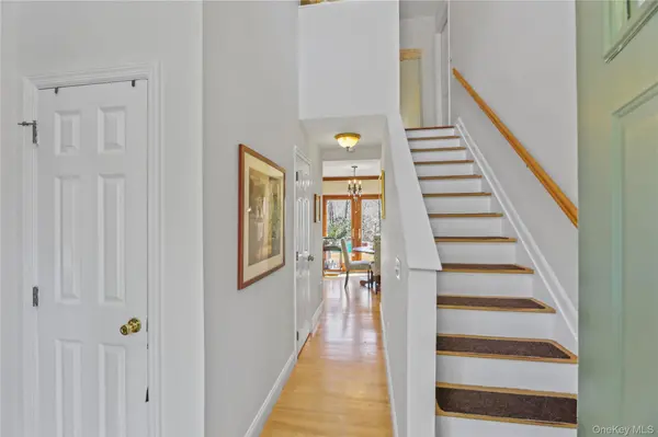 17 Jennifer PATH, Westhampton Beach, NY 11978