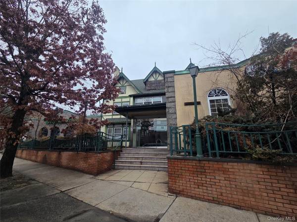 167-17 Northern BLVD, Flushing, NY 11358