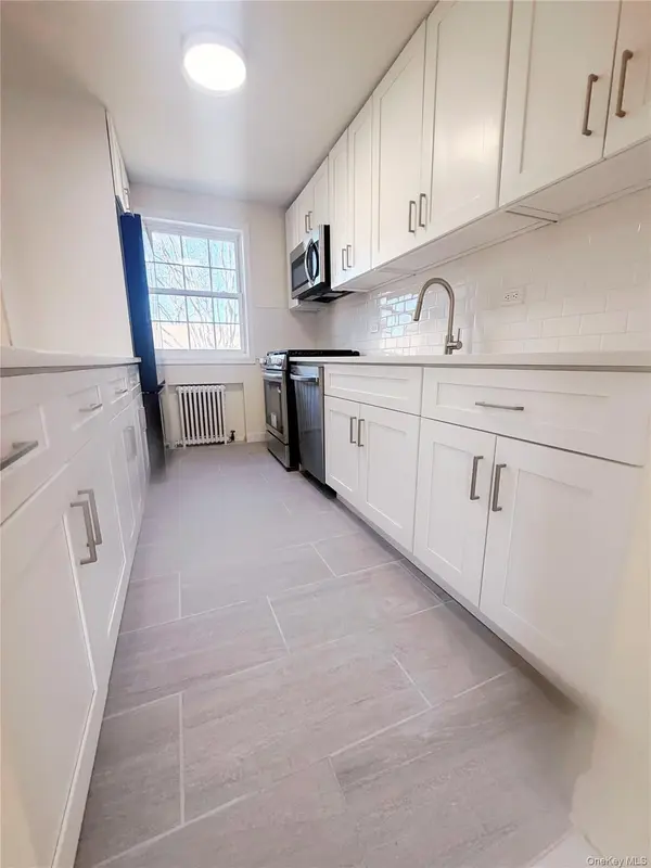 64-11 Springfield Blvd #B, Oakland Gardens, NY 11364