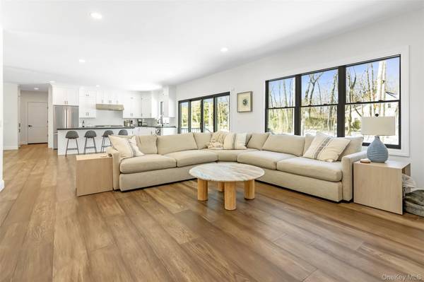 1745 Stars RD, East Marion, NY 11939