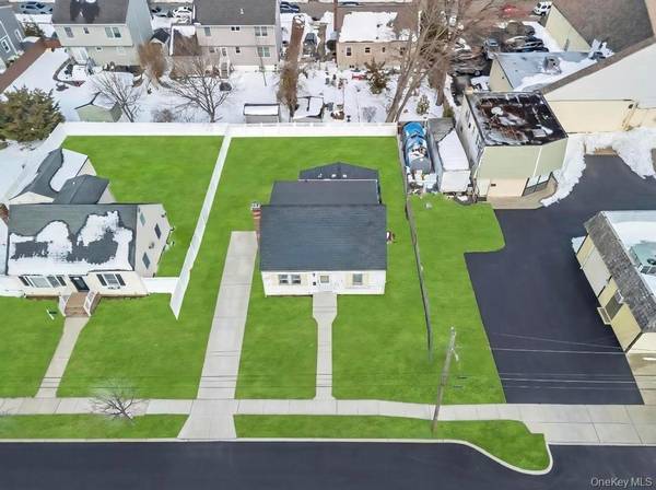 189 Ontario AVE, Massapequa, NY 11758