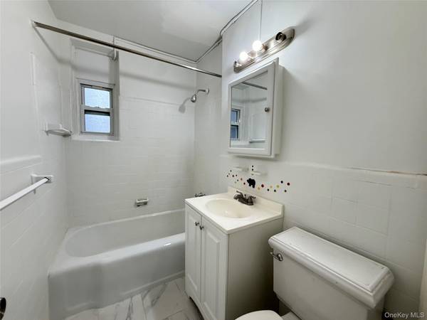 144-35 Sanford AVE #2C, Flushing, NY 11355