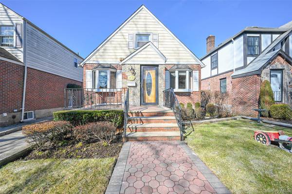 45-18 166th ST, Flushing, NY 11358