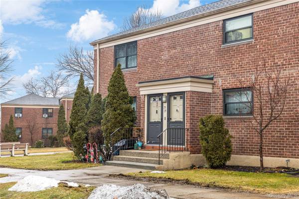 73-19 220th ST #140B2, Bayside, NY 11364