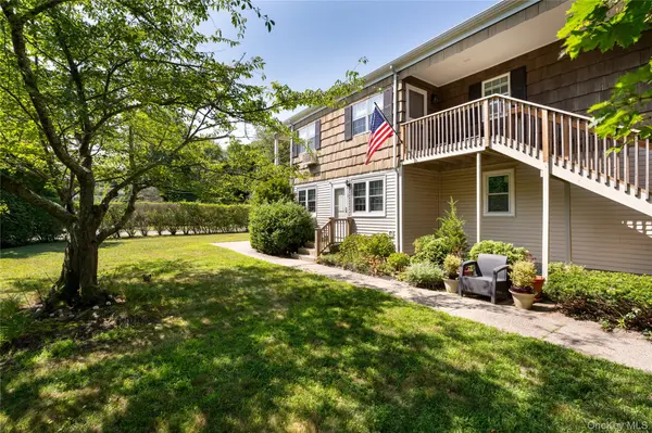40 Canoe Place RD #5, Hampton Bays, NY 11946