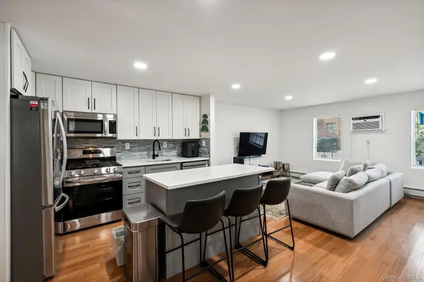 40-09 23rd AVE, Astoria, NY 11105