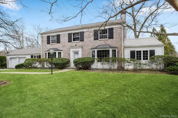 1 Normandy LN, Scarsdale, NY 10583
