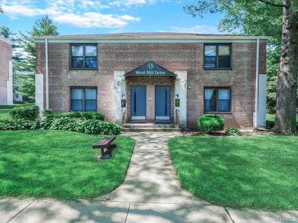 13 W Mill DR #3A, Great Neck, NY 11021