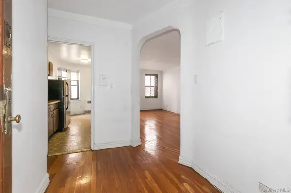 83-06 Vietor AVE #4R, Elmhurst, NY 11373