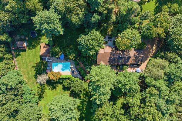 1017 Friendly RD, Upper Brookville, NY 11771