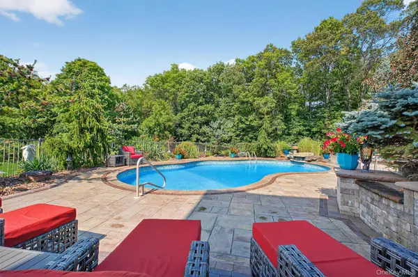 144 Shamrock Hills DR, Wappingers Falls, NY 12590