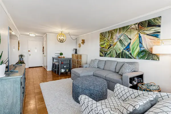 10230 66 RD #15G, Forest Hills, NY 11375