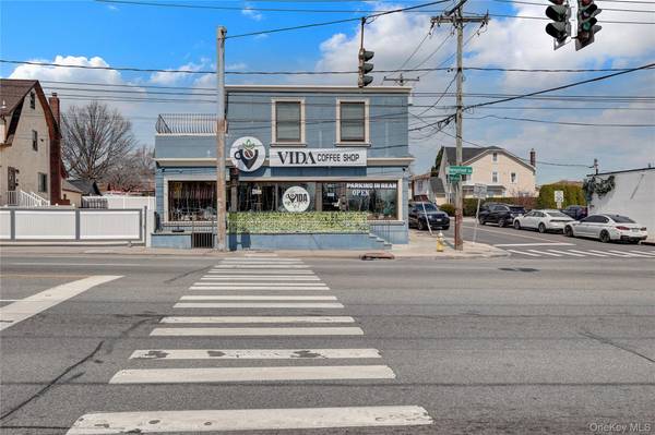 882 Hempstead TPKE, Franklin Square, NY 11010